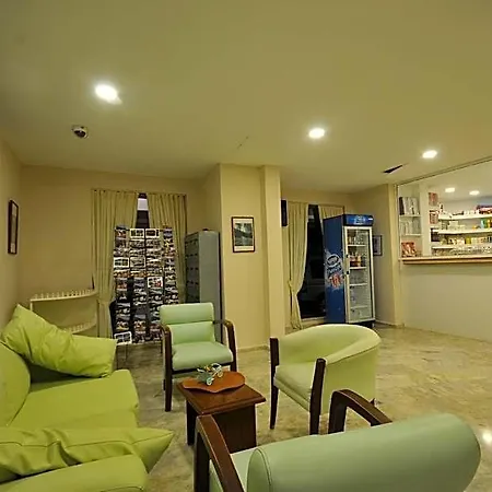 Amos 酒店 马尔马里斯